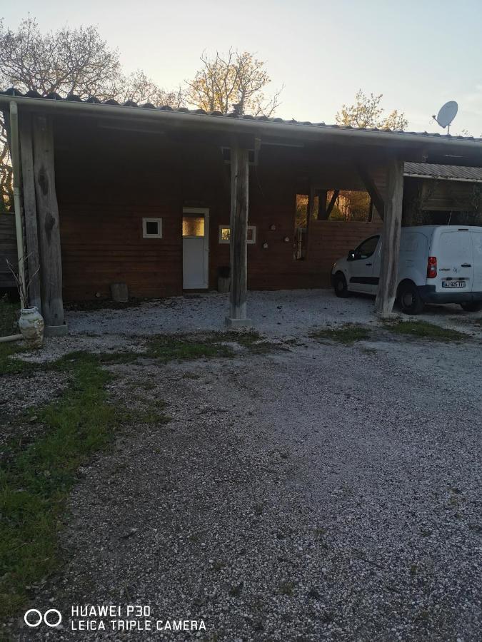 Gite Esprit Cabane Avec Spa Privatif Brassac  Exteriér fotografie